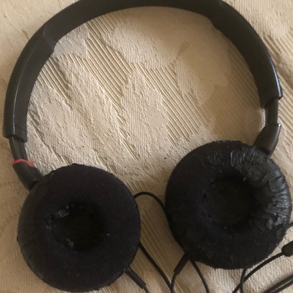 Sony professional audio/studio headphones. Great sound for business or pleasure - Picture 4 of 5